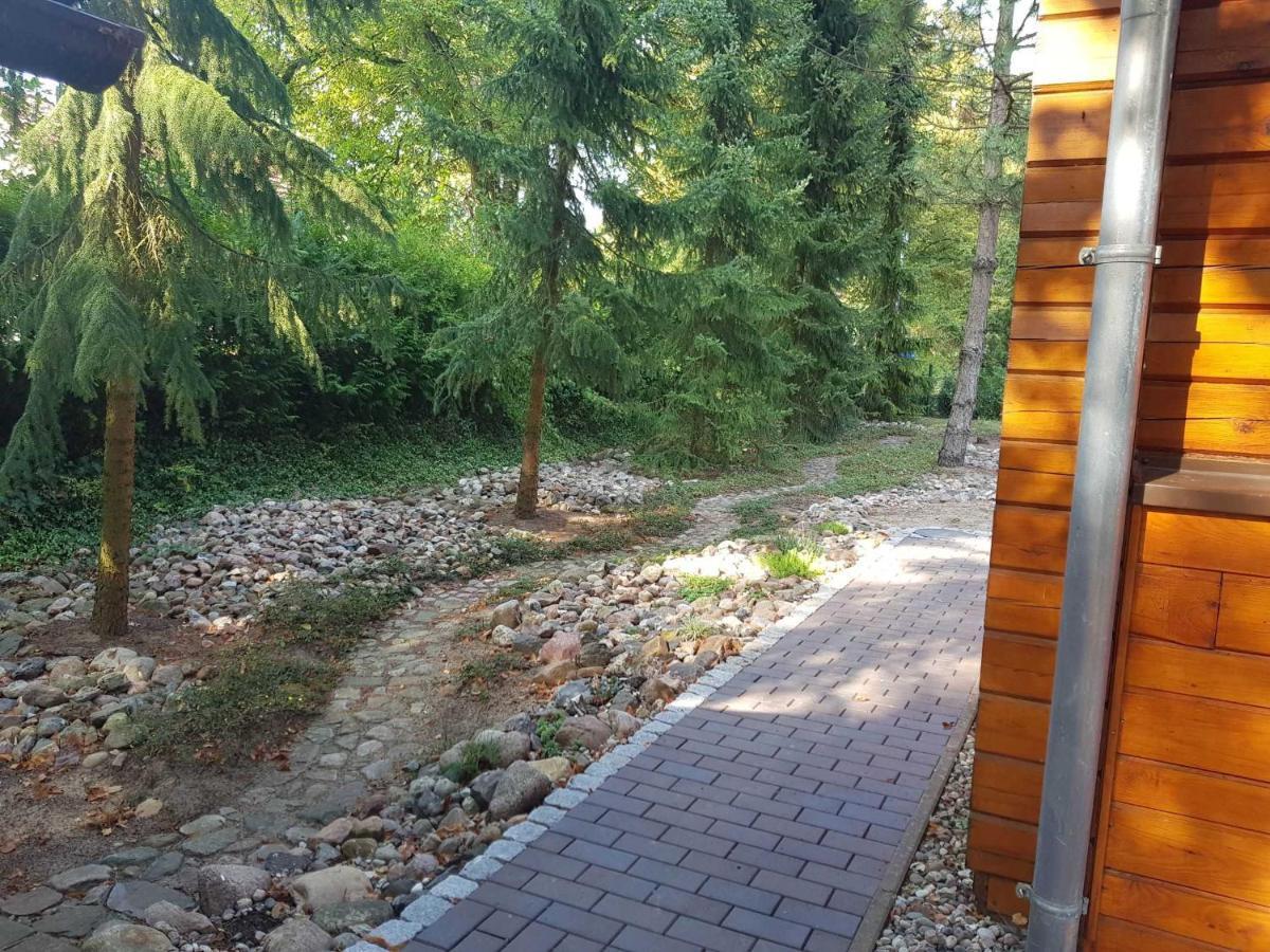 Blockhaus Canow Mit Fahrraedern Buitenkant foto